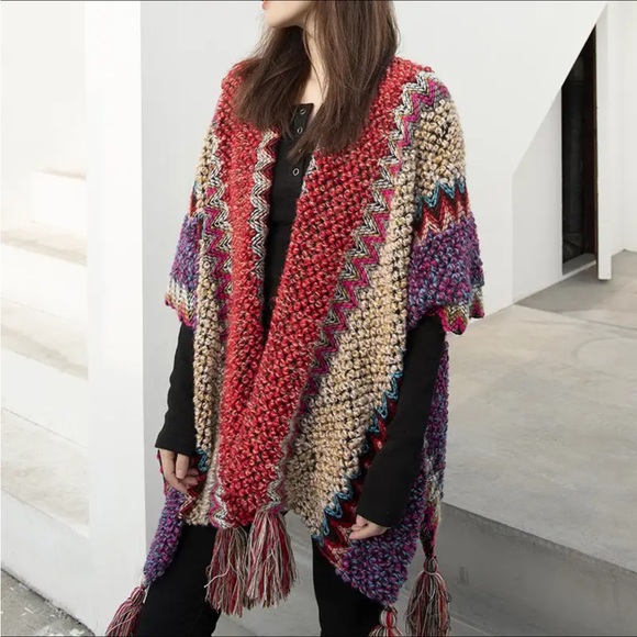 Gorgeous crocheted ponchos - Picture 3 of 6